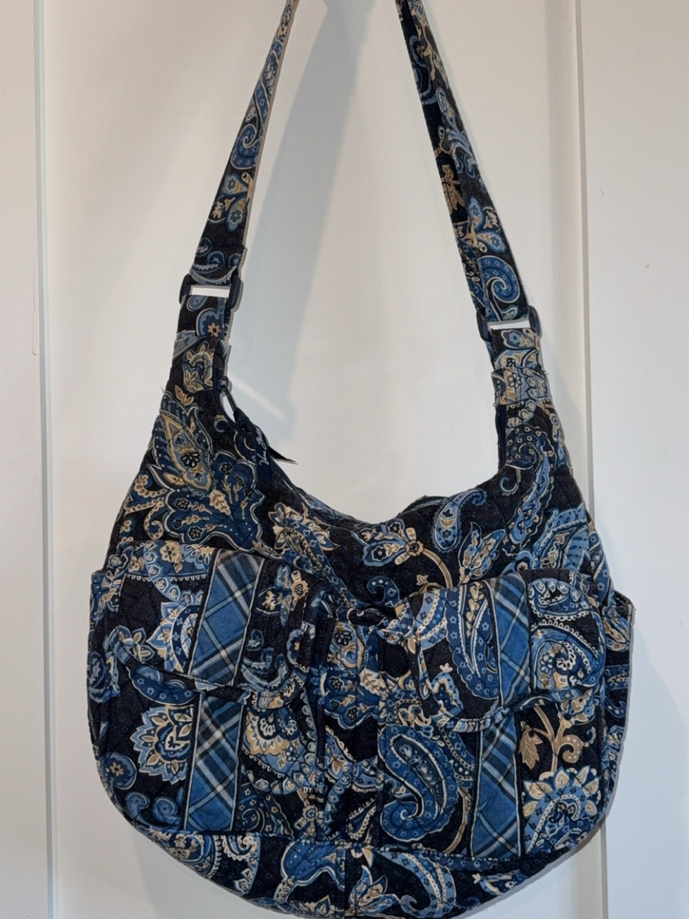 Vintage Y2K Vera Bradley Cargo Sling Bag in the Windsor Navy Pattern
